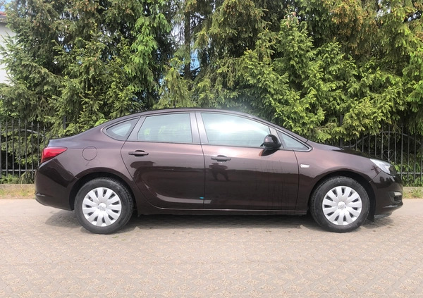 Opel Astra cena 40900 przebieg: 82700, rok produkcji 2016 z Bydgoszcz małe 154